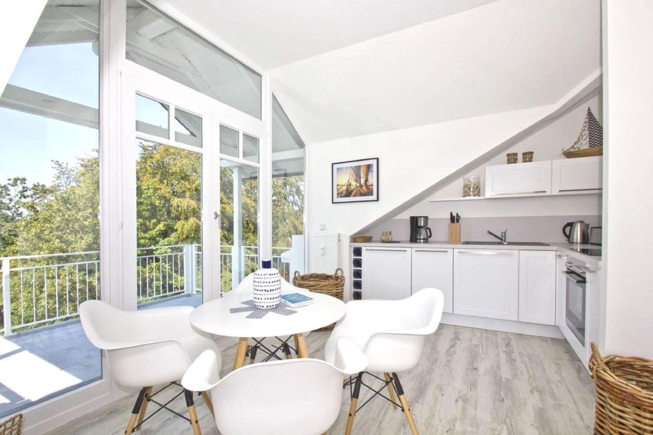 Moderne Ferienwohnung Mit Balkon, Meerblick - Ferienresidenz Zwei Boddenfewo 1-5 Lietzow Buitenkant foto
